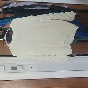 White bubble sleeve sweater